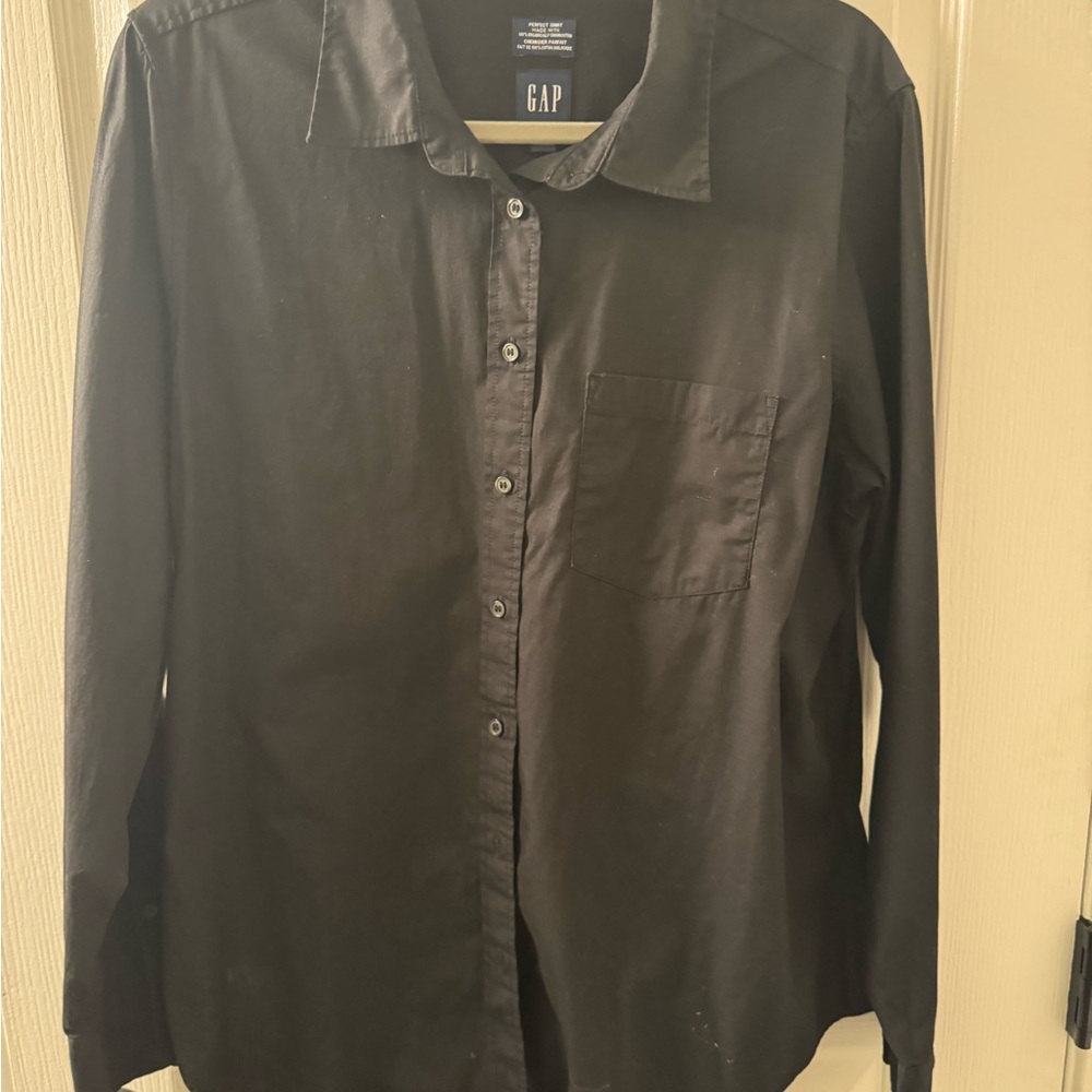 GAP Women’s Black Shirt